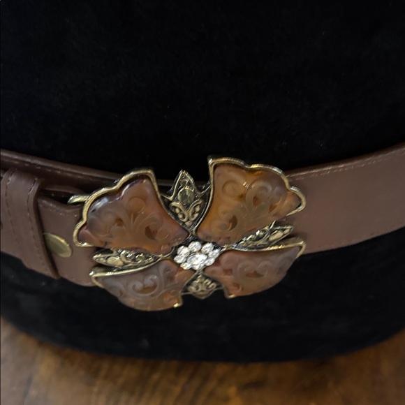 Elegant Floral Buckle Belts - Brown and Black - Picture 9 of 10